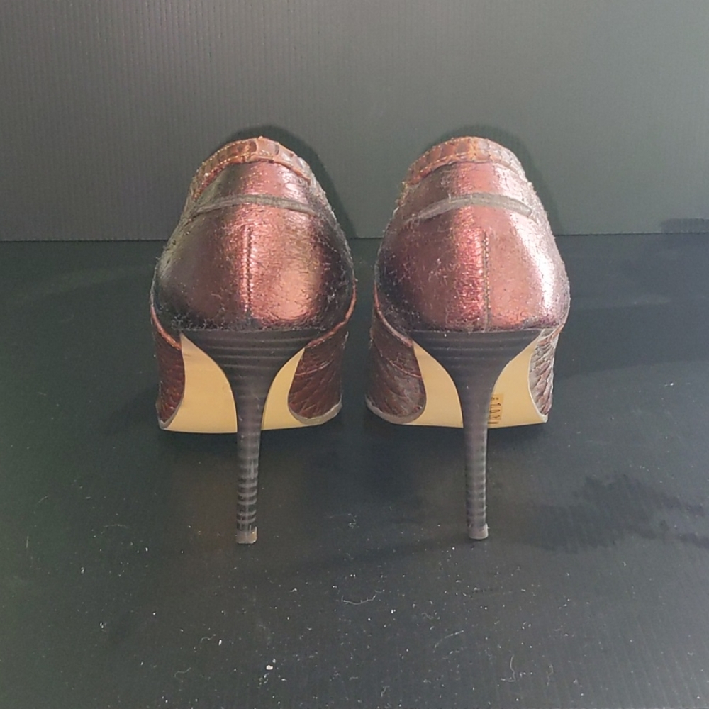 Shoes - Picture 3 of 4